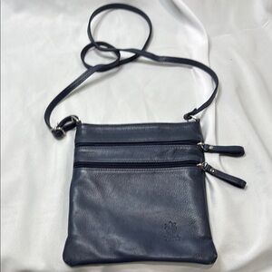 Vera Pelle Navy Blue Genuine Leather Crossbody Bag with Zippered Pockets
